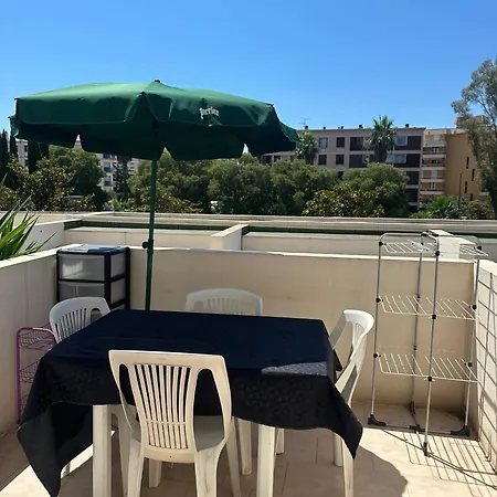 Moderne Fréjus: Spacious With Shared Pool Apartment Frejus