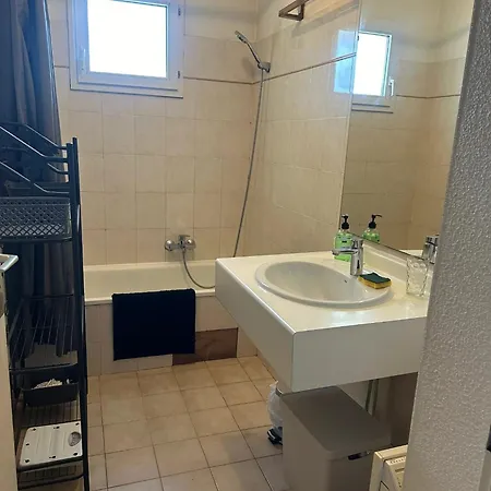 Apartment Moderne Fréjus: Spacious With Shared Pool Frejus