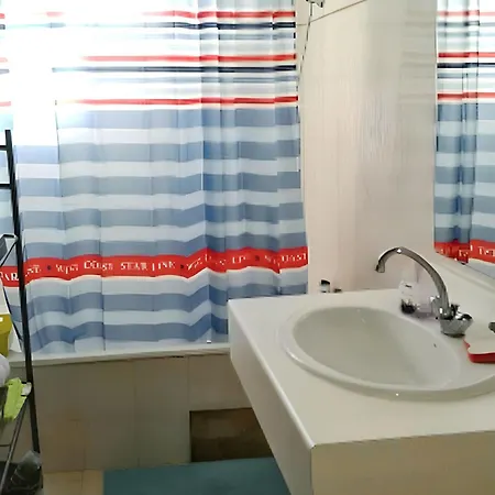 Apartment Moderne Fréjus: Spacious With Shared Pool