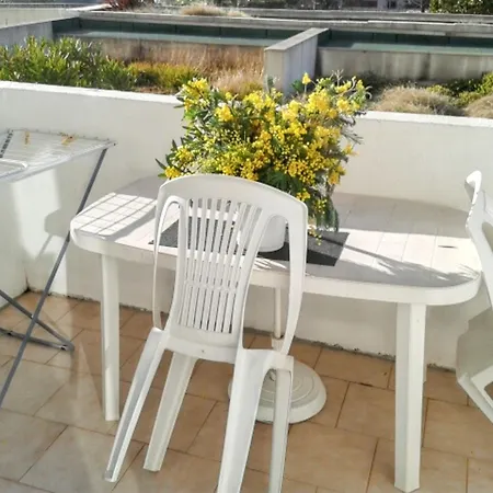Moderne Fréjus: Spacious With Shared Pool Apartment Frejus