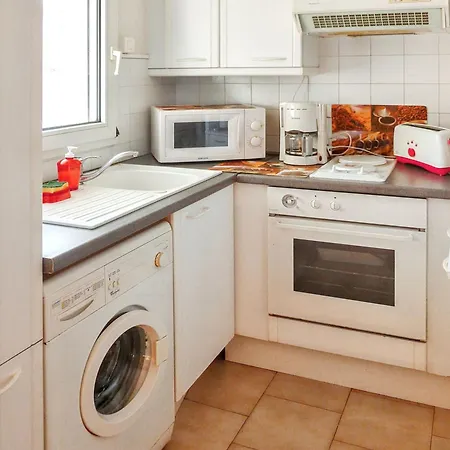 Moderne Fréjus: Spacious With Shared Pool *